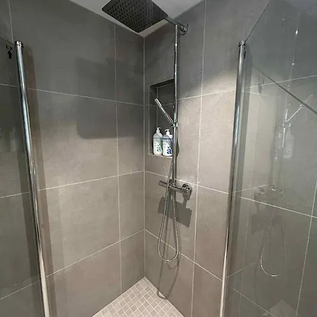 Ny Stor Med Stor Uteplass Apartament *