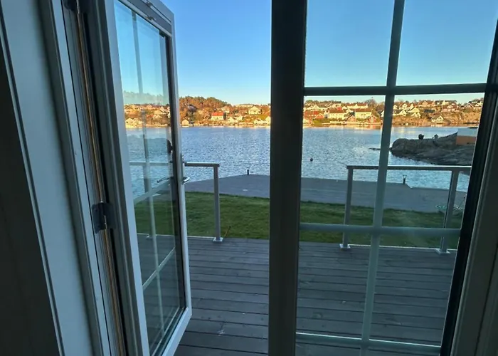 Ny Stor Med Stor Uteplass Kristiansand