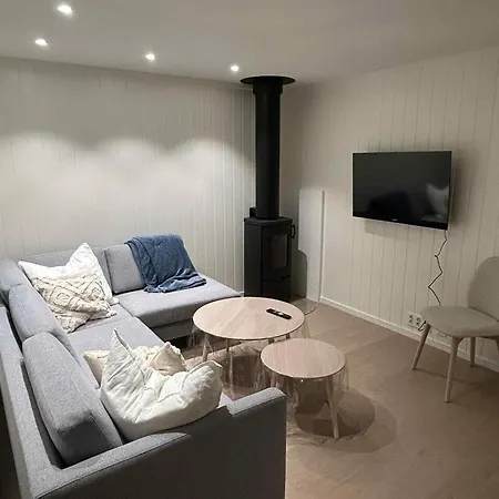 דירה Ny Stor Med Stor Uteplass קריסטיאנסאנד